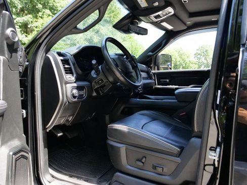 Used 2024 RAM 3500 Limited AWD/4WD image 19