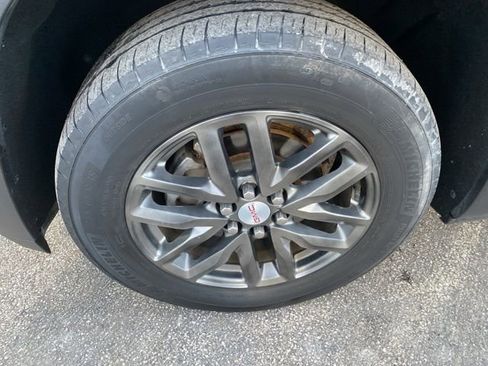 Used 2018 GMC Acadia SLT w/ LPO, Floor Liner Package image 9