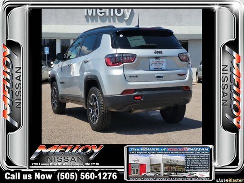 Used 2025 Jeep Compass Trailhawk AWD/4WD image 6