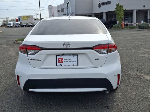 Used 2022 Toyota Corolla LE FWD image 6
