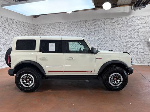 Used 2026 Ford Bronco Outer Banks w/ Sasquatch Package AWD/4WD image 8