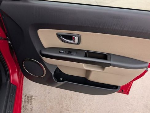 Used 2013 Kia Soul ! w/ Premium Pkg image 29