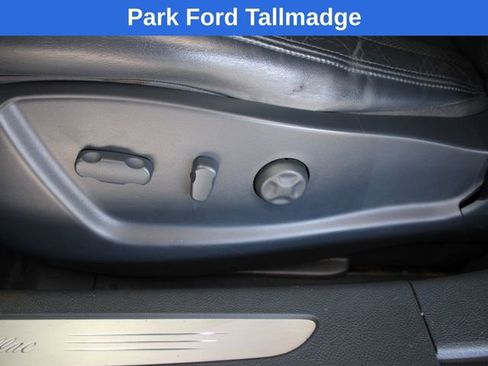 Used 2007 Cadillac DTS Luxury I w/ Sun And Sound Package FWD image 13