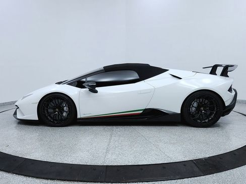 Used 2019 Lamborghini Huracan Performante image 2