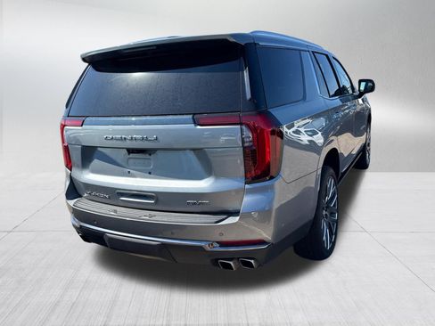 Used 2025 GMC Yukon Denali Ultimate w/ LPO, Illumination Package AWD/4WD image 9