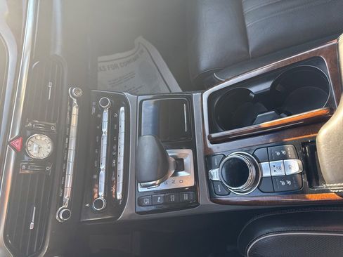 Used 2018 Genesis G90 5.0 Ultimate image 11