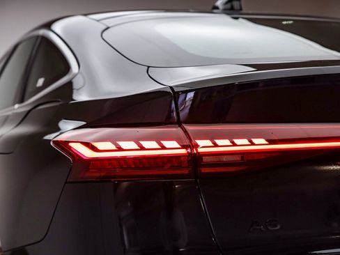 New 2025 Audi A6 e-tron Premium Plus image 12