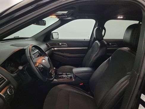Used 2018 Ford Explorer XLT w/ Equipment Group 202A AWD/4WD image 17