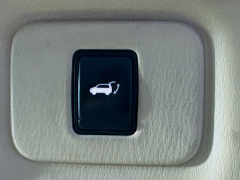 Used 2020 Nissan Pathfinder Platinum w/ Cargo Package image 34