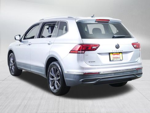 Used 2022 Volkswagen Tiguan SE FWD image 5