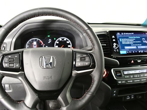 Used 2025 Honda Ridgeline Black Edition image 18