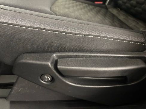 Used 2022 Nissan Pathfinder SV w/ SV Premium Package image 14