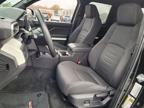 Used 2024 Toyota Tacoma TRD Off-Road image 5