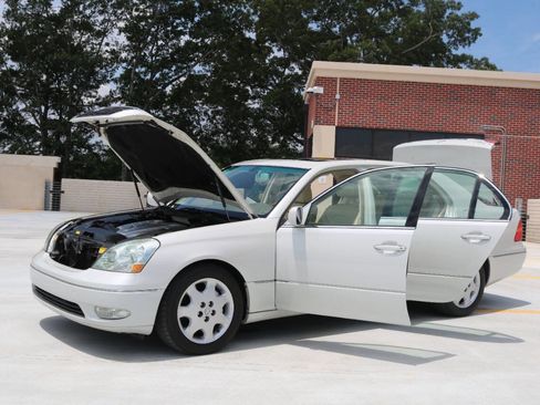 Used 2001 Lexus LS 430 RWD image 78