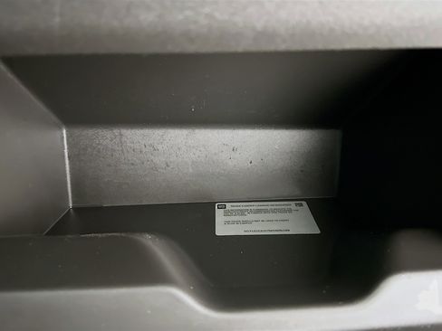 Used 2022 GMC Sierra 1500 Elevation image 32