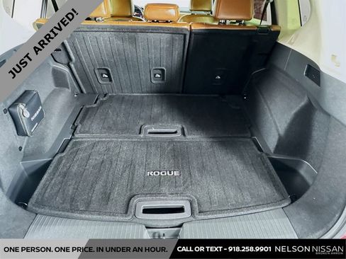 Certified 2025 Nissan Rogue Platinum image 28