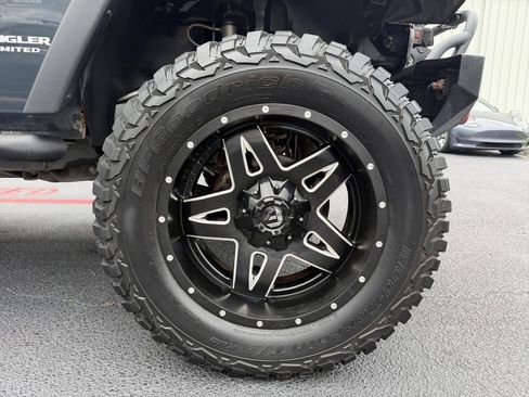 Used 2017 Jeep Wrangler Unlimited Sport w/ Quick Order Package 24S AWD/4WD image 25