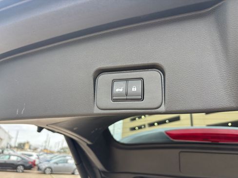 Used 2025 Nissan Rogue SV image 23