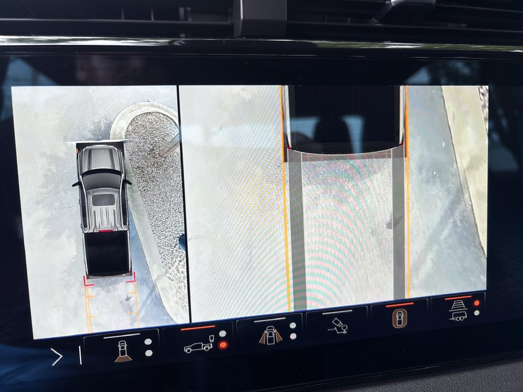 Certified 2024 GMC Sierra 1500 AT4 w/ Technology Package AWD/4WD image 43