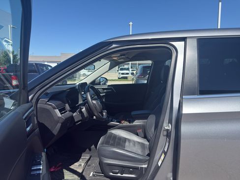 Used 2022 Mitsubishi Outlander SE image 9