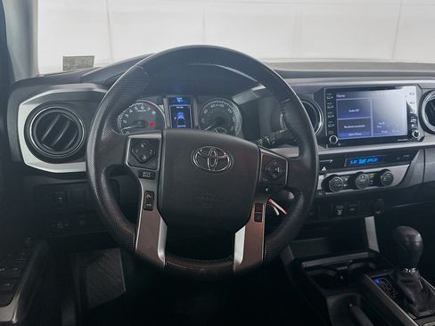 Used 2021 Toyota Tacoma SR5 AWD/4WD image 17