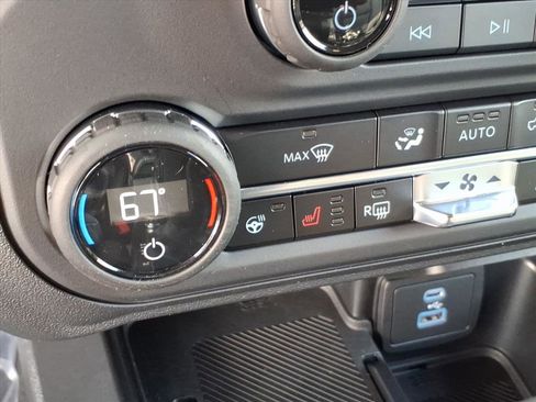 New 2025 Ford Bronco Outer Banks image 9