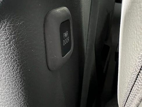 Used 2024 Toyota Sienna XLE image 28