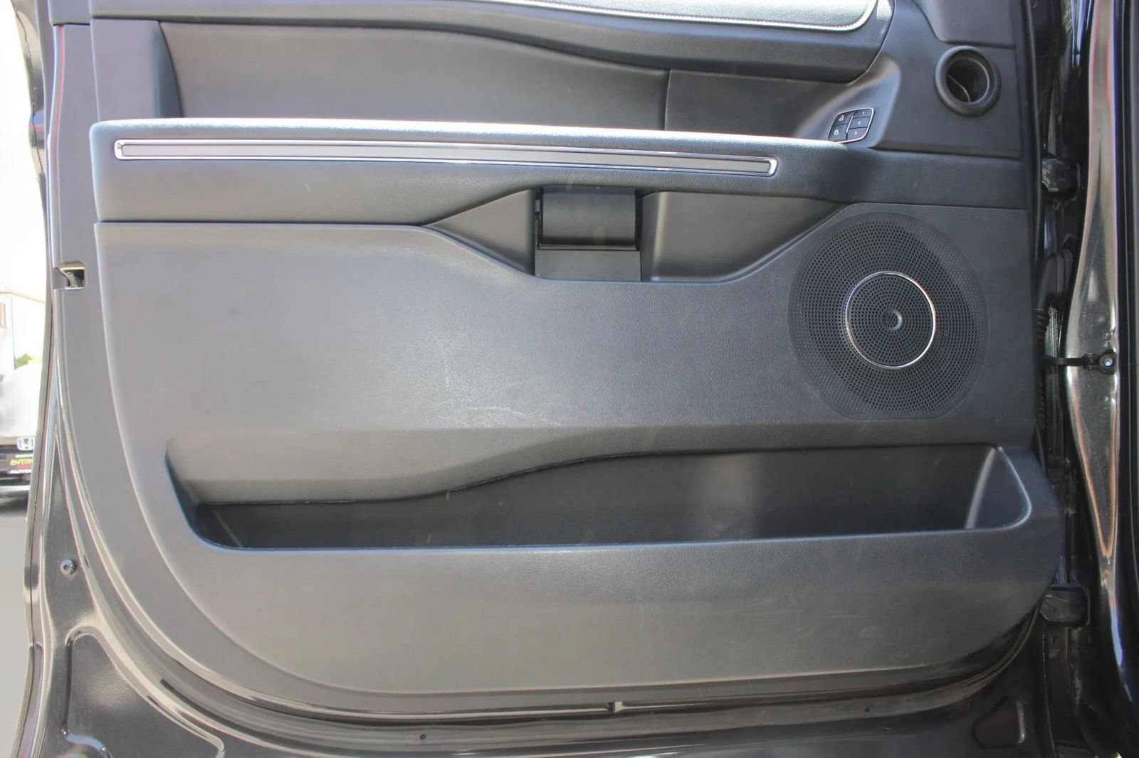 Used 2024 Ford Expedition Max XLT RWD image 7