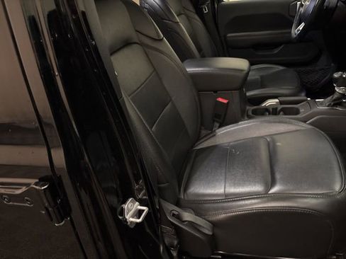 Used 2020 Jeep Wrangler Unlimited Sahara image 21