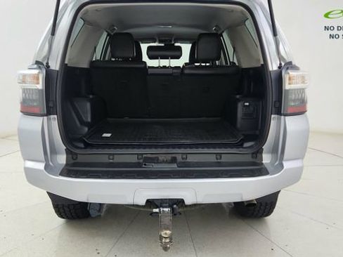 Used 2022 Toyota 4Runner SR5 AWD/4WD image 14