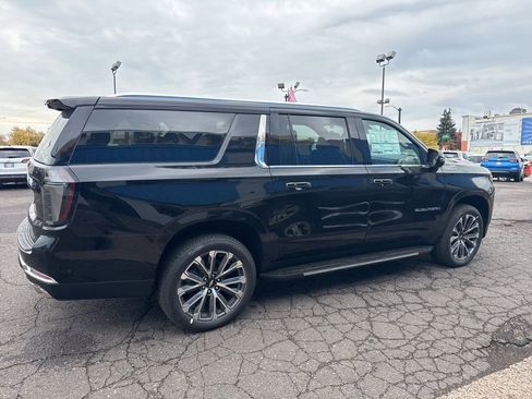 New 2026 Chevrolet Suburban High Country w/ Sun And Tow Package image 5