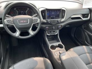 Used 2024 GMC Terrain SLT video 2