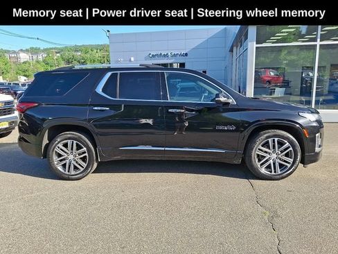 Used 2023 Chevrolet Traverse High Country AWD/4WD image 10