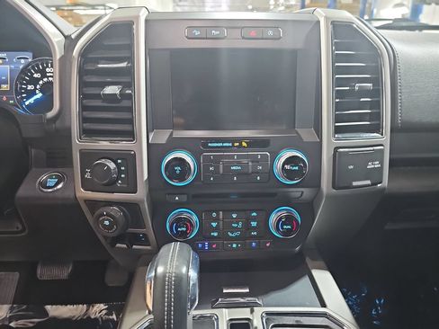 Used 2018 Ford F150 Lariat w/ Equipment Group 502A Luxury AWD/4WD image 23