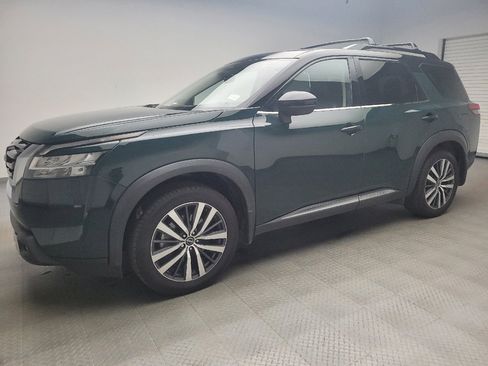 Used 2022 Nissan Pathfinder Platinum w/ Cargo Package AWD/4WD image 2