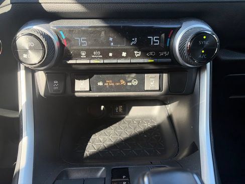Used 2024 Toyota RAV4 SE w/ Convenience Package AWD/4WD image 8