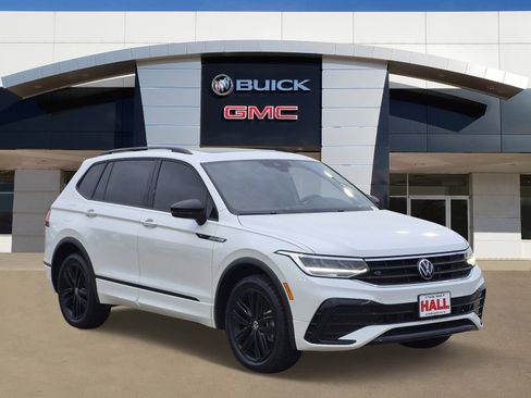 Used 2022 Volkswagen Tiguan SE R-Line FWD image 1