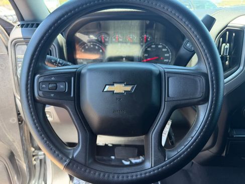 Used 2020 Chevrolet Silverado 1500 Custom w/ Custom Value Package RWD image 17