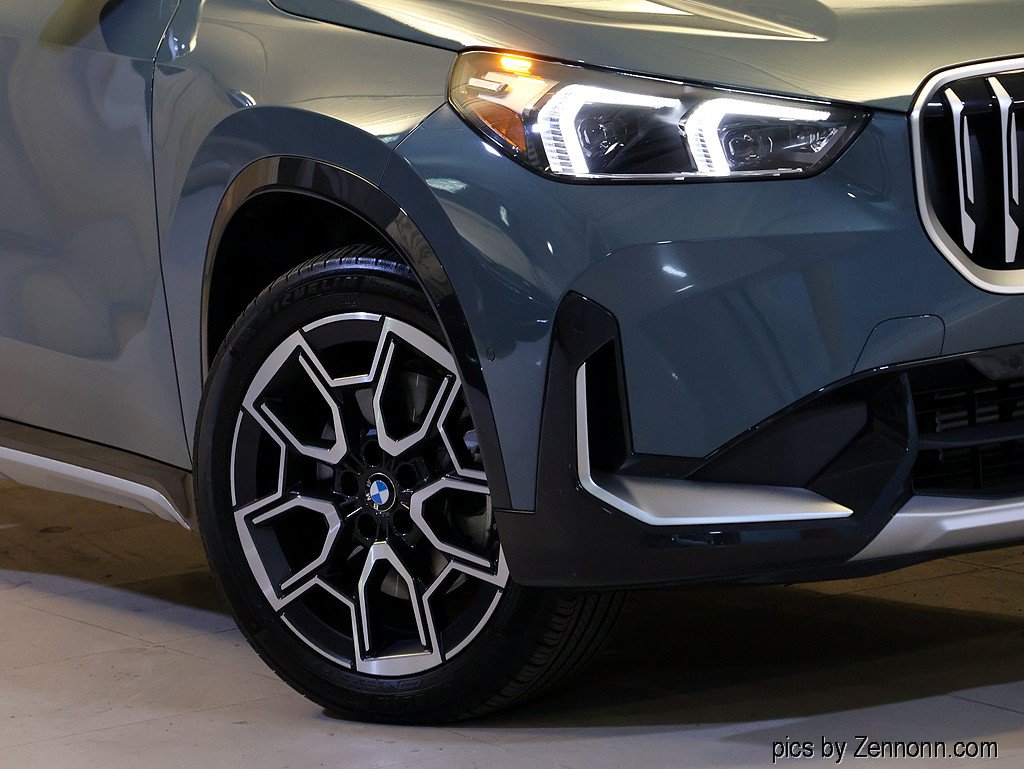 Certified 2026 BMW X1 xDrive28i AWD/4WD image 3