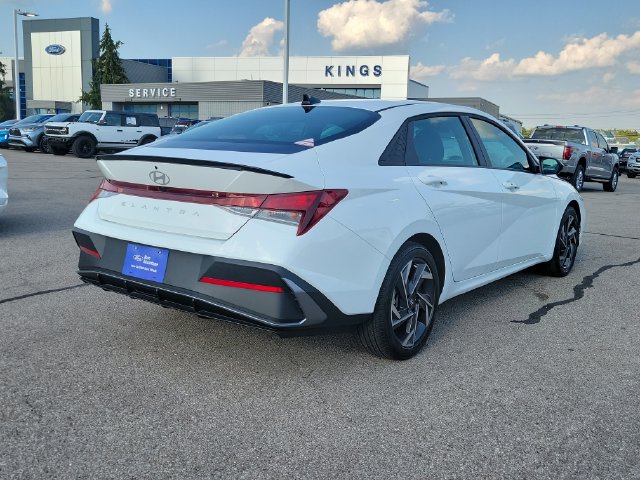 Used 2025 Hyundai Elantra Sport FWD image 5