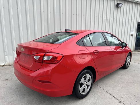 Used 2018 Chevrolet Cruze LS FWD image 3