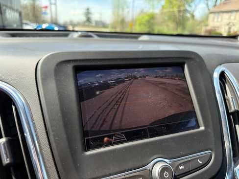 Used 2023 Chevrolet Equinox LT image 5