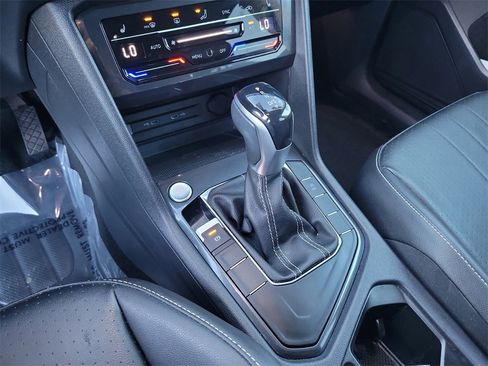 Certified 2022 Volkswagen Tiguan SE image 21
