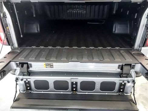 Certified 2024 GMC Sierra 1500 AT4 w/ Technology Package AWD/4WD image 31