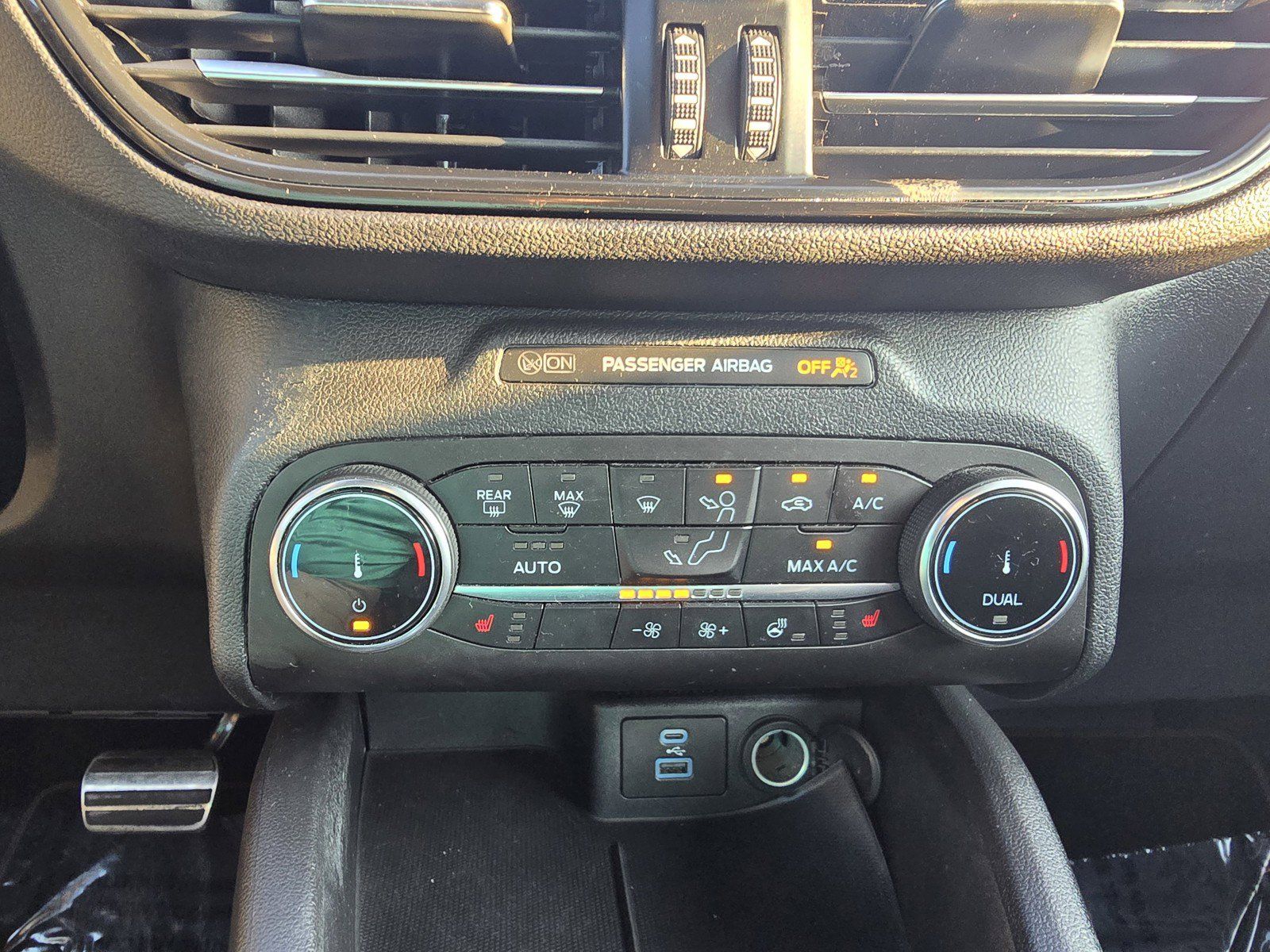 Used 2023 Ford Escape ST-Line Select AWD/4WD image 17