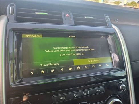 Used 2017 Land Rover Discovery HSE AWD/4WD image 13