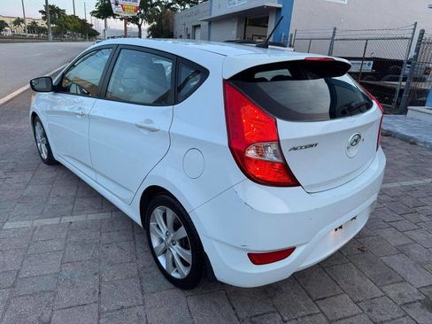 Used 2014 Hyundai Accent SE FWD image 4