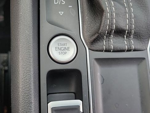Used 2021 Volkswagen Atlas Cross Sport SE FWD image 22