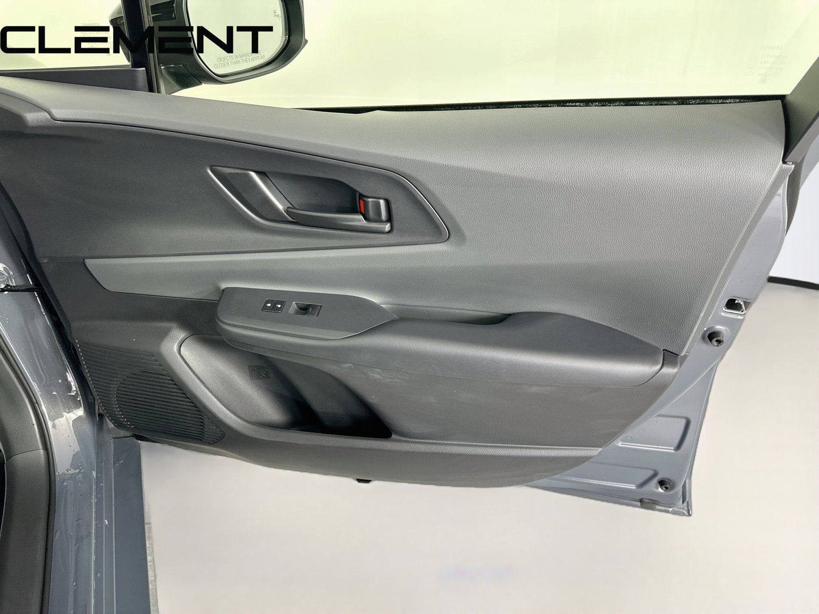 Used 2026 Toyota Prius LE FWD image 34