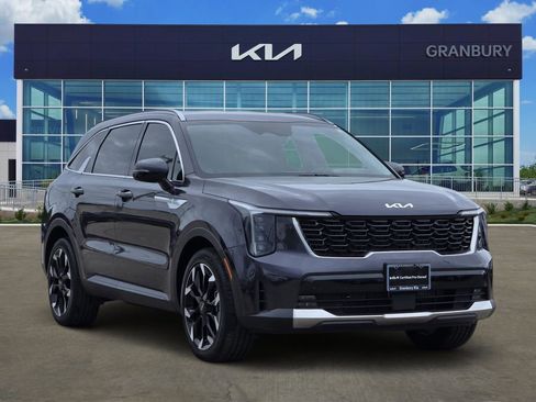 Certified 2025 Kia Sorento EX FWD image 3
